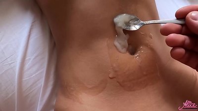 Глыбокі мінет і гарачы сэкс буйным планам - з'едзеная сперма